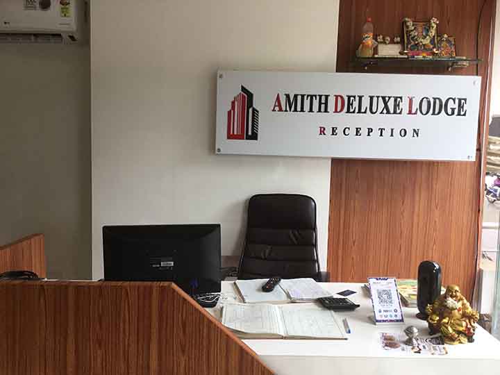 Amith Deluxe Lodge