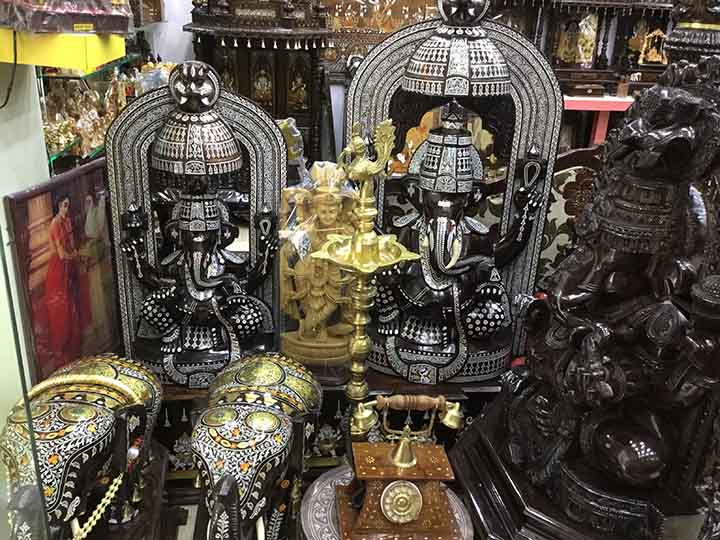 Mysore Cauvery Handicrafts And Silk Emporium